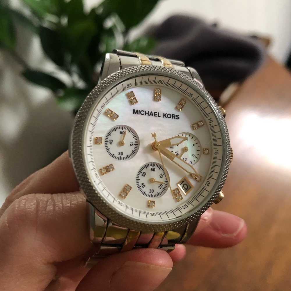 Michael Kors watch, good & silver, opalescent face
